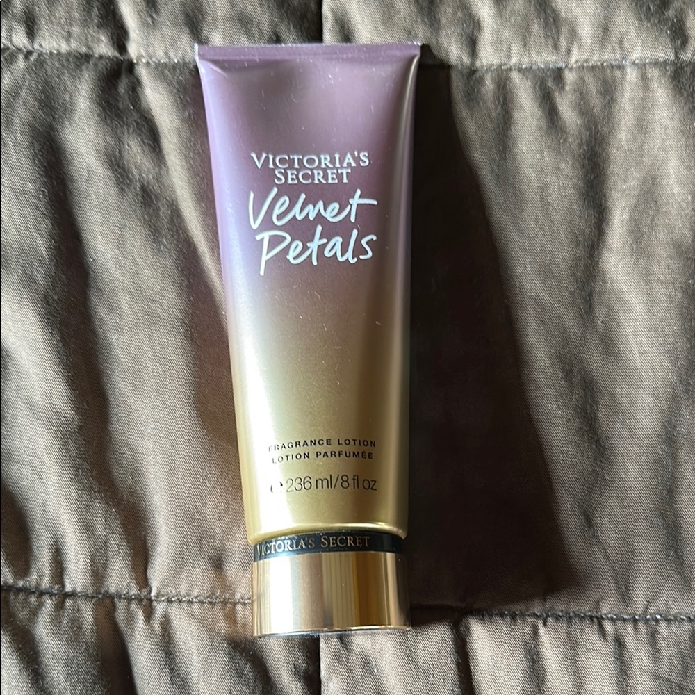Victoria’s Secret Velvet Petals Body Lotion